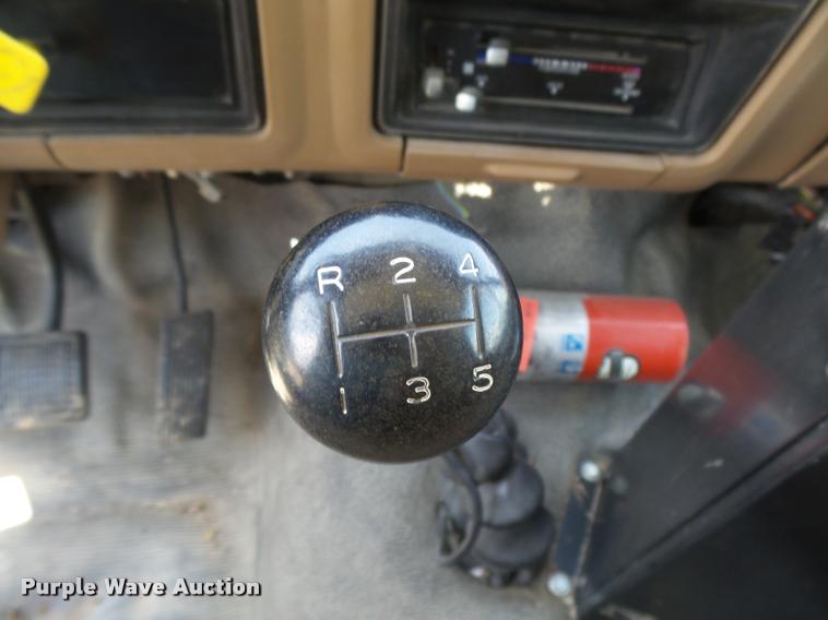 image for item DB2621 1987 Ford F800 dump truck