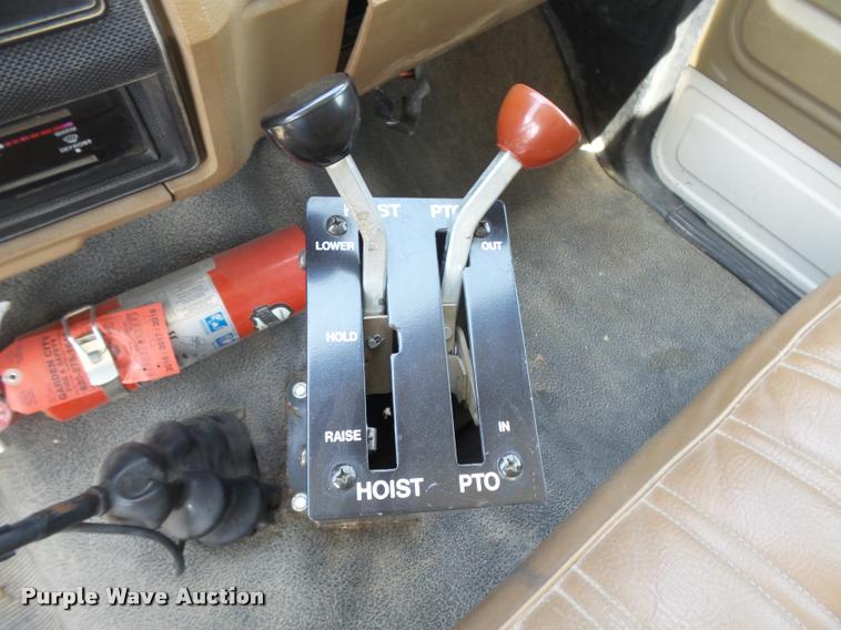 image for item DB2621 1987 Ford F800 dump truck