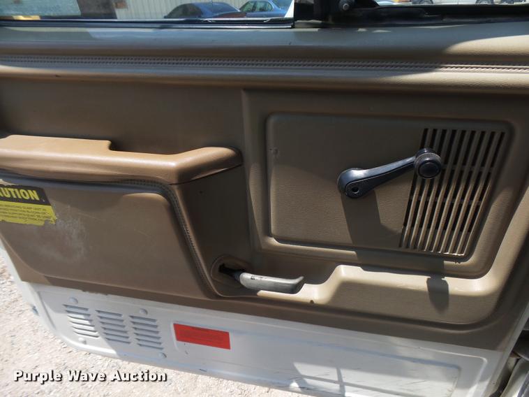 image for item DB2621 1987 Ford F800 dump truck