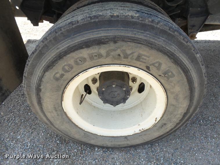 image for item DB2621 1987 Ford F800 dump truck