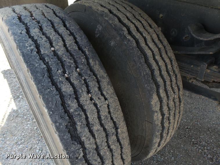 image for item DB2621 1987 Ford F800 dump truck