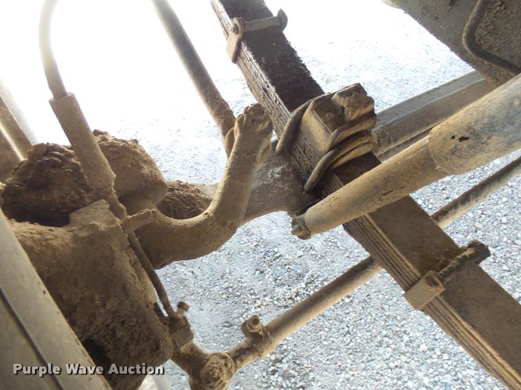 image for item DB2621 1987 Ford F800 dump truck