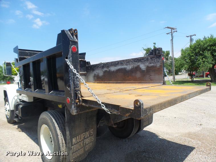 image for item DB2621 1987 Ford F800 dump truck