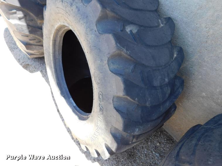 image for item DB9889 (4) tires