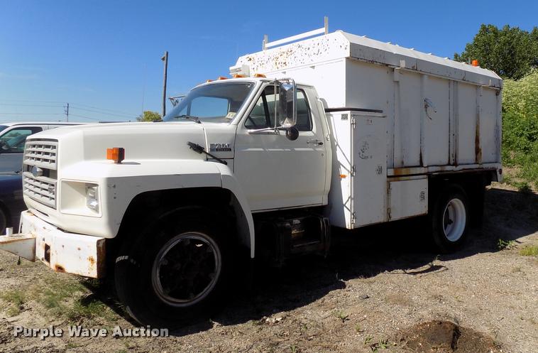 image for item DC4996 1992 Ford F700 dump truck