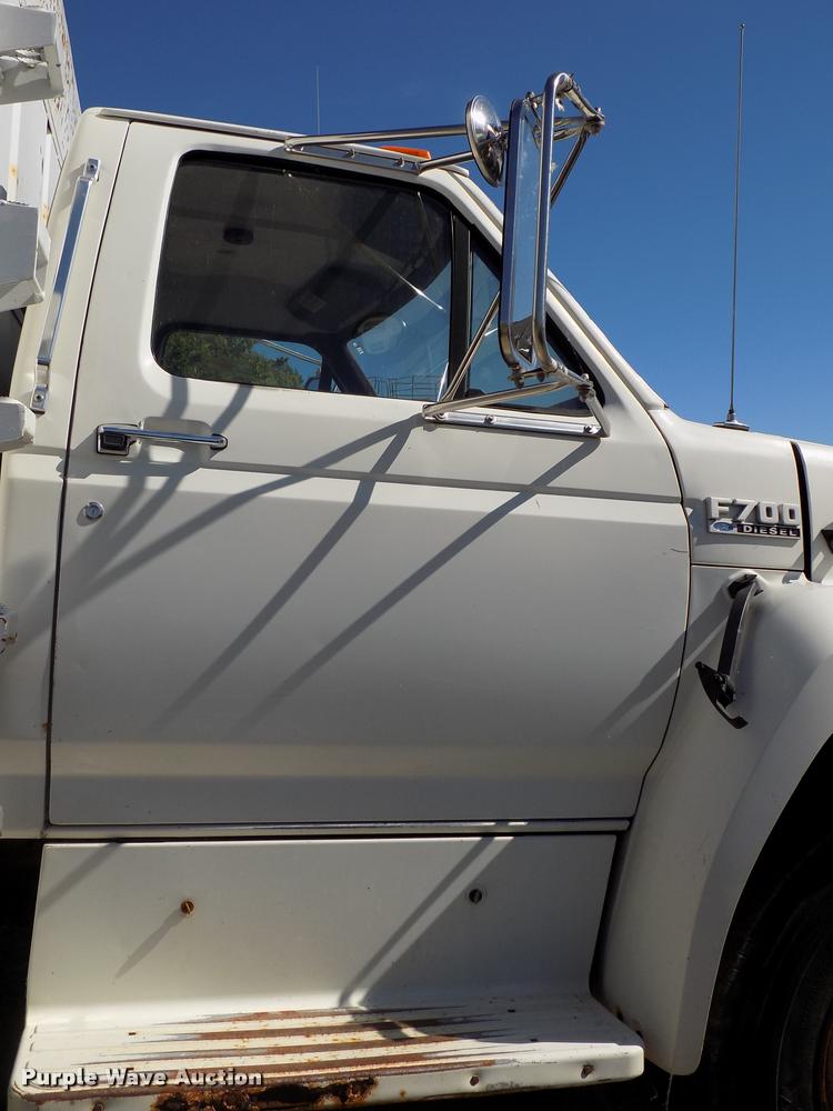 image for item DC4996 1992 Ford F700 dump truck