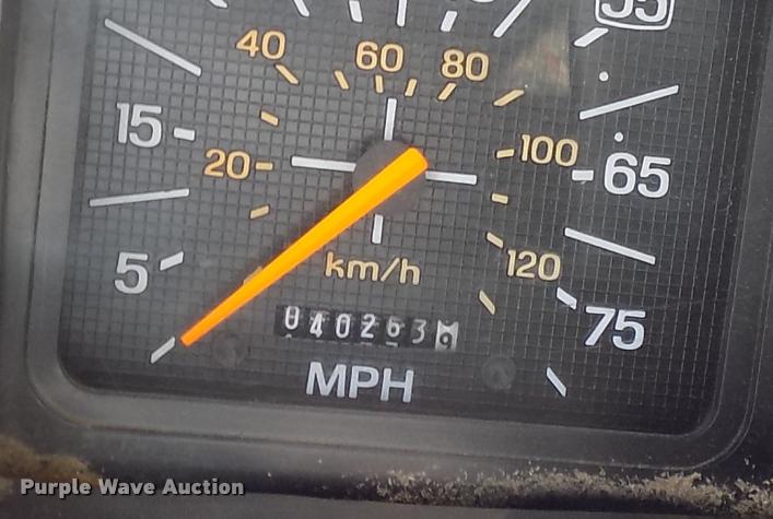 image for item DC4996 1992 Ford F700 dump truck