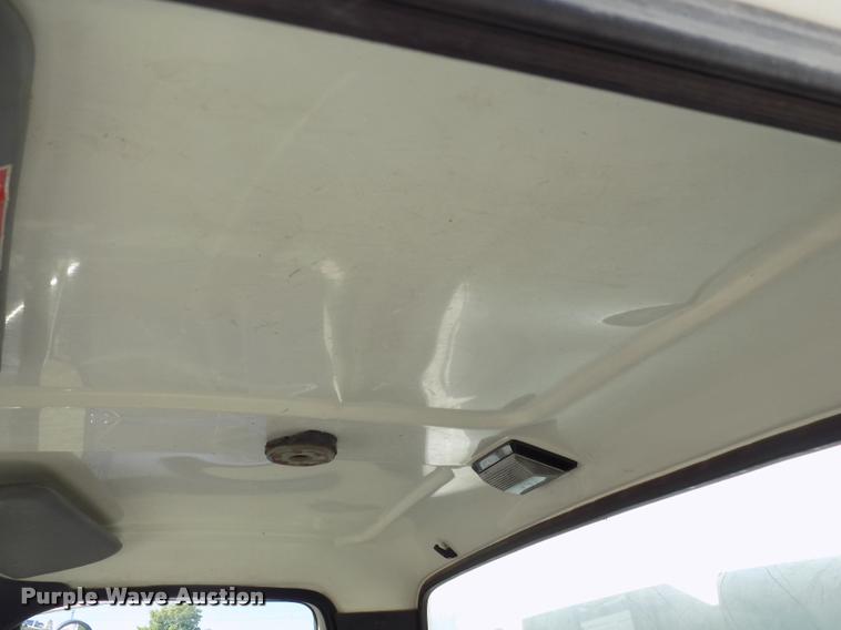 image for item DC4996 1992 Ford F700 dump truck