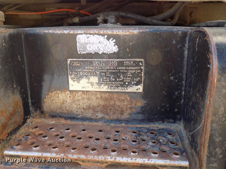 image for item DC4996 1992 Ford F700 dump truck