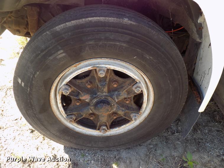 image for item DC4996 1992 Ford F700 dump truck