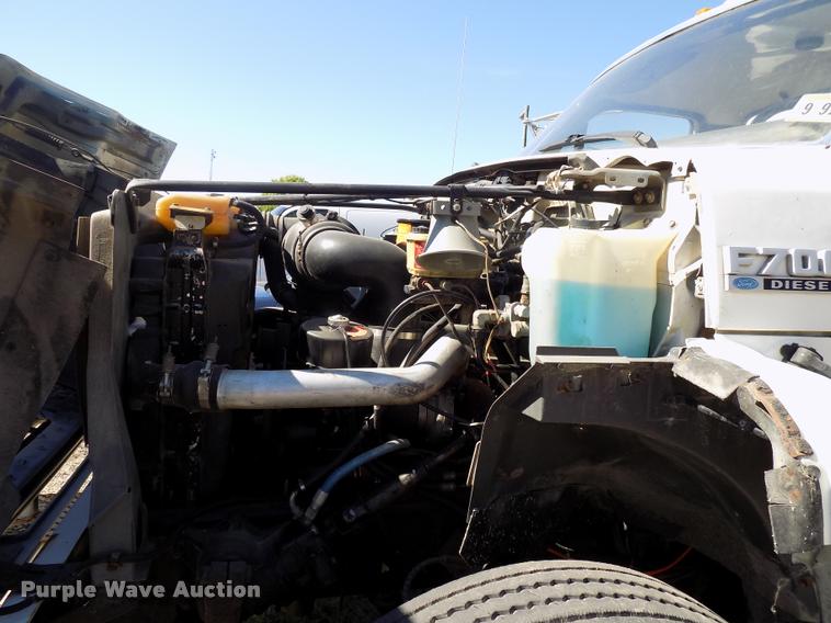 image for item DC4996 1992 Ford F700 dump truck