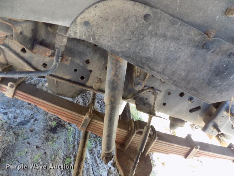 image for item DC4996 1992 Ford F700 dump truck