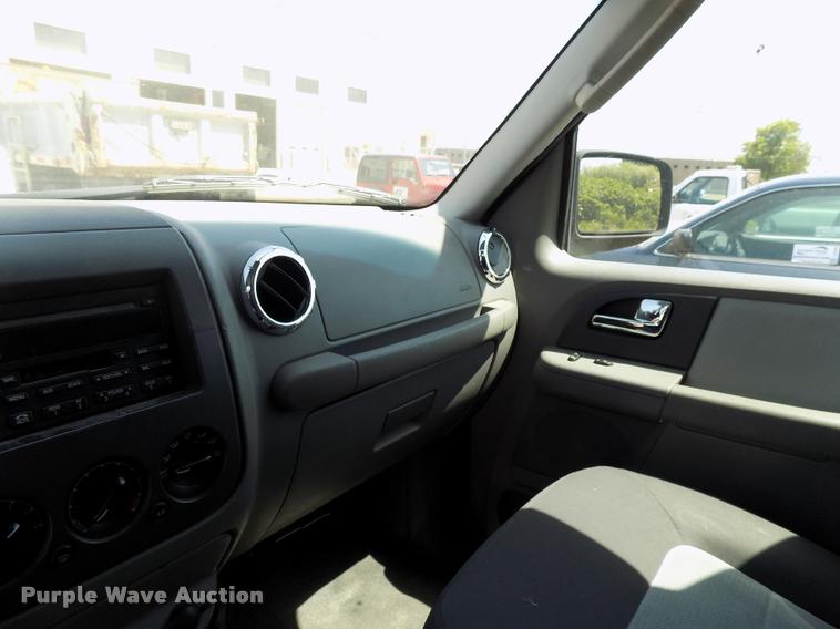image for item DC4997 2006 Ford Expedition XLT SUV