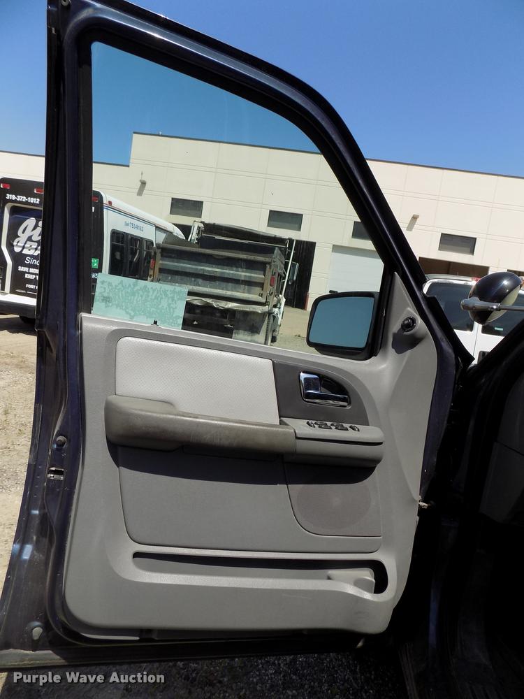 image for item DC4997 2006 Ford Expedition XLT SUV