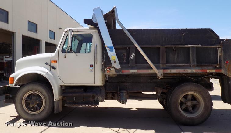 image for item DC4998 1991 International 4900 dump truck