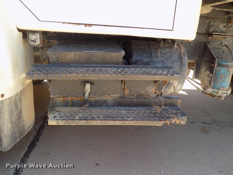 image for item DC4998 1991 International 4900 dump truck