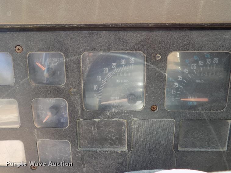 image for item DC4998 1991 International 4900 dump truck