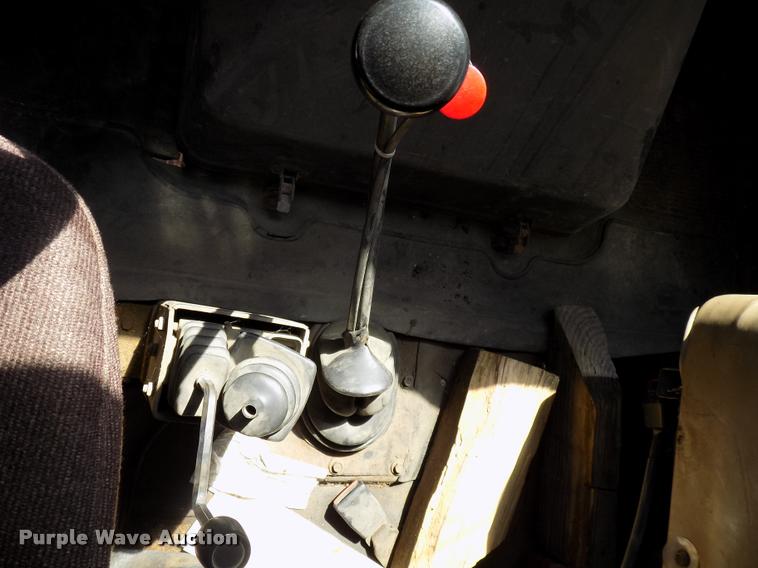 image for item DC4998 1991 International 4900 dump truck