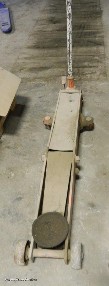 image for item DE9755 Walker floor jack