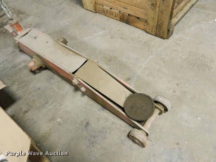 image for item DE9755 Walker floor jack