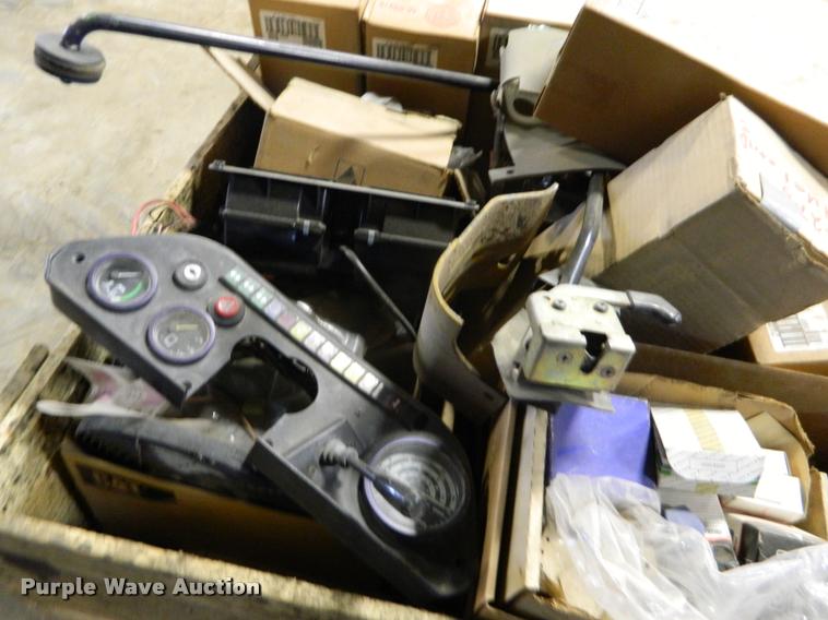 image for item DE9756 Deutz tractor parts