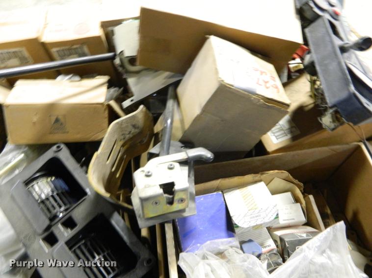 image for item DE9756 Deutz tractor parts