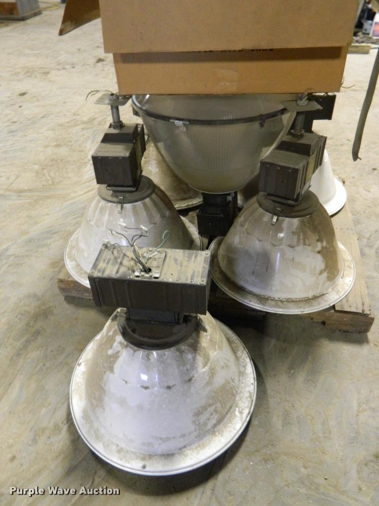 image for item DE9757 (6) halogen lights