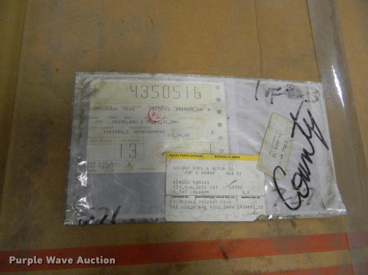 image for item DE9758 Deutz cab glass