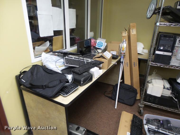 image for item DF9312 Office equipment and furniture