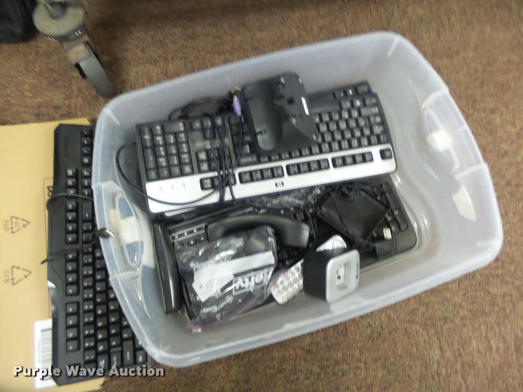 image for item DF9312 Office equipment and furniture