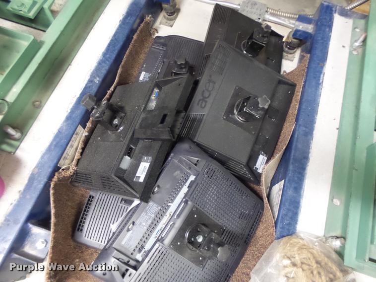 image for item DF9312 Office equipment and furniture