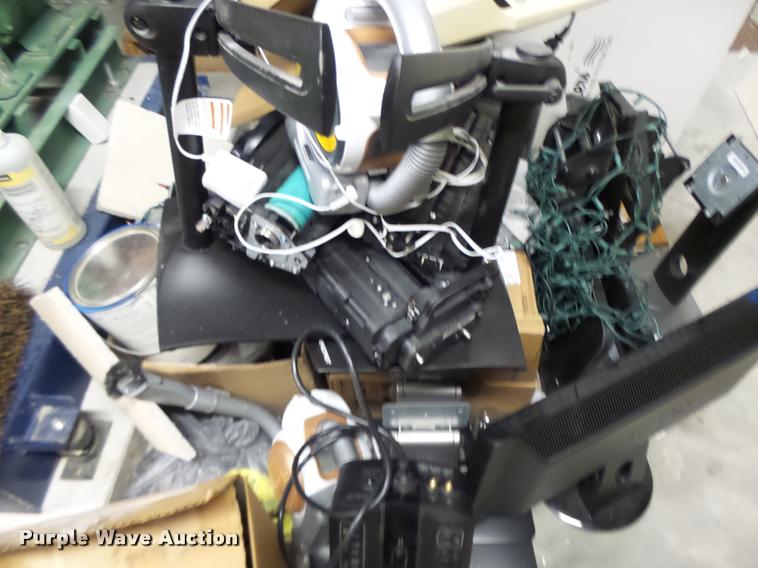 image for item DF9312 Office equipment and furniture