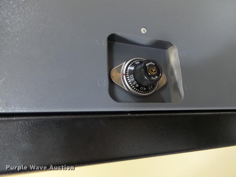 image for item DF9312 Office equipment and furniture