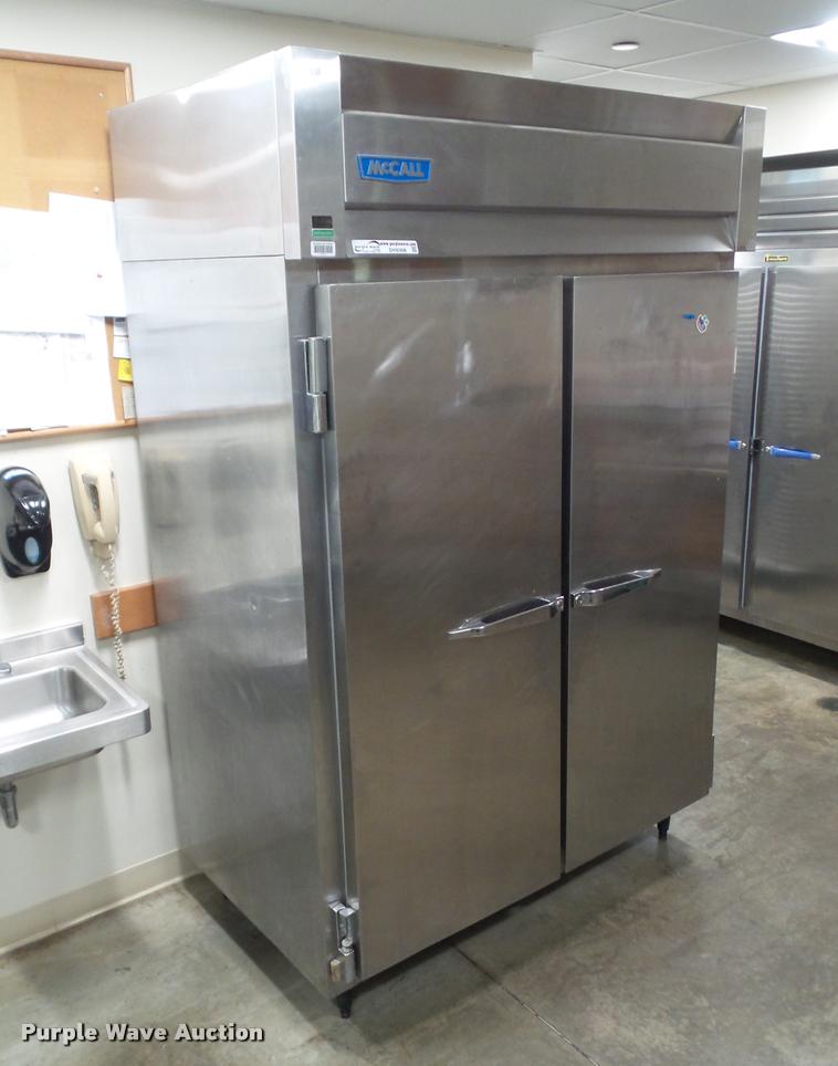 1998 McCall refrigerator in Des Moines, IA Item DH9308 sold Purple Wave