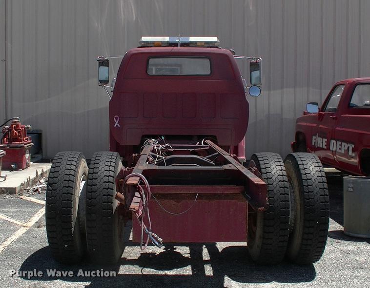 image for item DK9674 1980 GMC truck cab and chassis