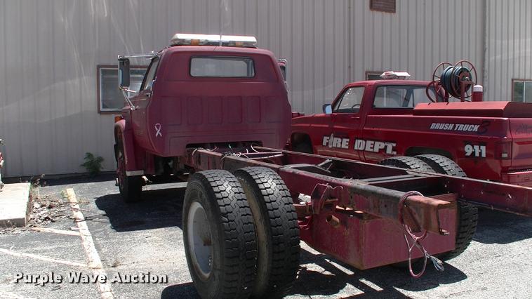 image for item DK9674 1980 GMC truck cab and chassis