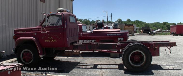 image for item DK9674 1980 GMC truck cab and chassis