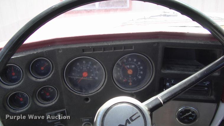 image for item DK9674 1980 GMC truck cab and chassis