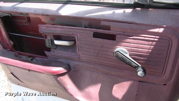 image for item DK9674 1980 GMC truck cab and chassis