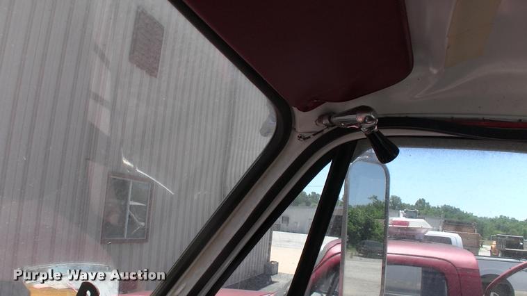 image for item DK9674 1980 GMC truck cab and chassis