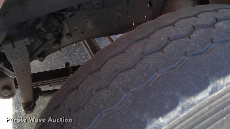 image for item DK9674 1980 GMC truck cab and chassis