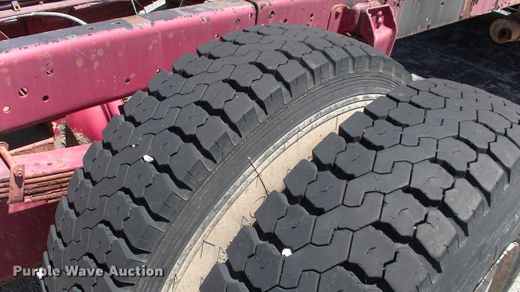 image for item DK9674 1980 GMC truck cab and chassis