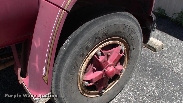 image for item DK9674 1980 GMC truck cab and chassis