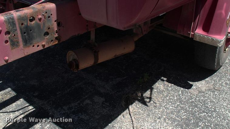 image for item DK9674 1980 GMC truck cab and chassis