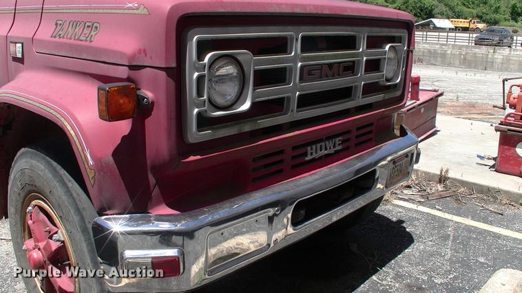 image for item DK9674 1980 GMC truck cab and chassis