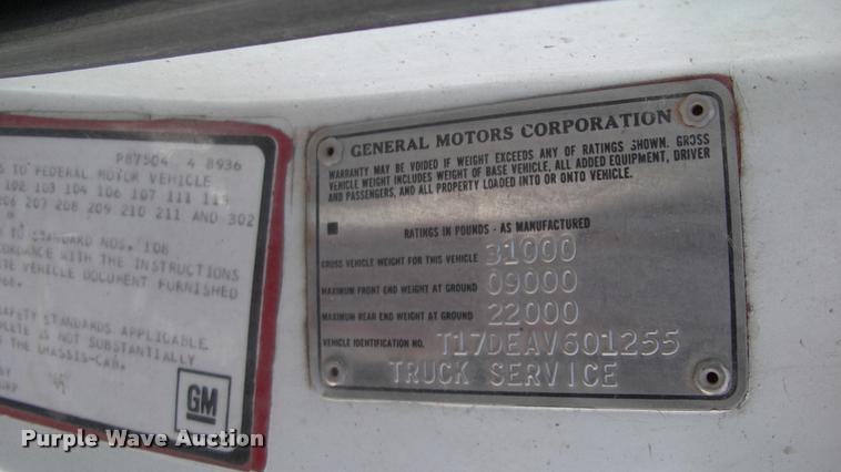 image for item DK9674 1980 GMC truck cab and chassis