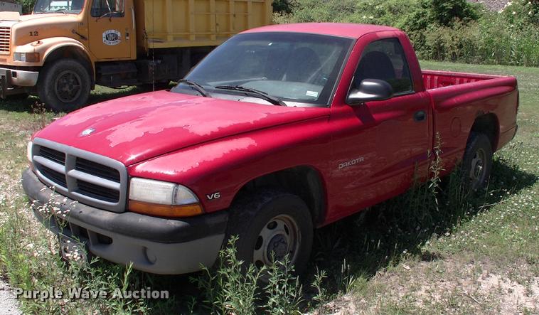 image for item DK9675 1998 Dodge Dakota flatbed pickup truck