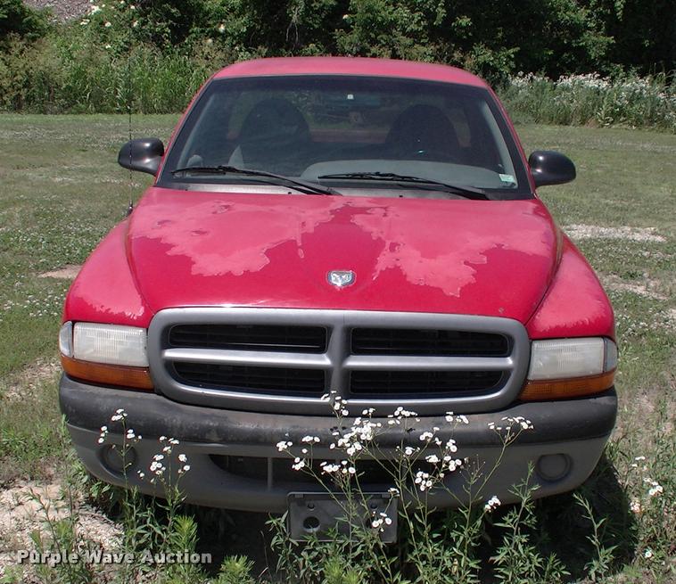 image for item DK9675 1998 Dodge Dakota flatbed pickup truck