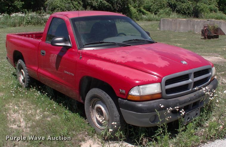 image for item DK9675 1998 Dodge Dakota flatbed pickup truck