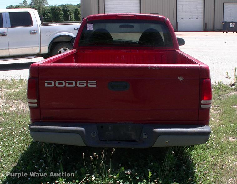 image for item DK9675 1998 Dodge Dakota flatbed pickup truck